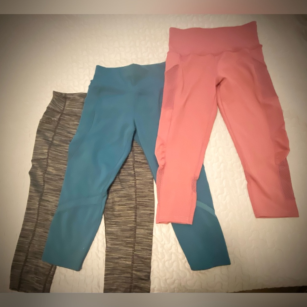 3pk Womens Capri-length Workout Leggings Bundle